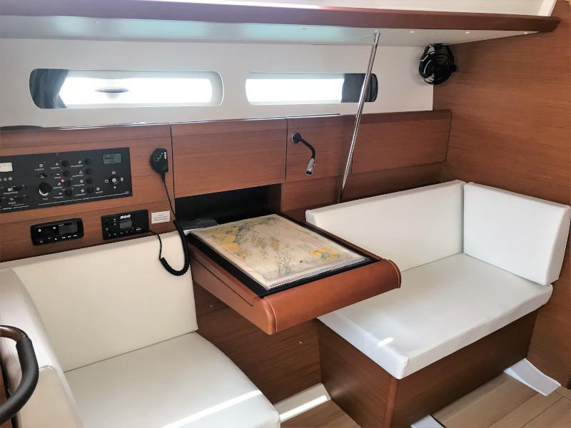 Book yachts online - sailboat - Sun Odyssey 449 - Hallyday - rent
