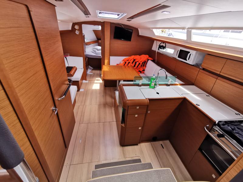 Book yachts online - sailboat - Sun Odyssey 419 - Hendrix - rent