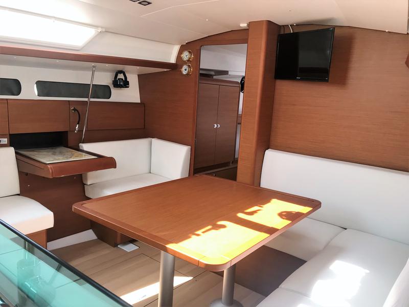 Book yachts online - sailboat - Sun Odyssey 419 - Hendrix - rent