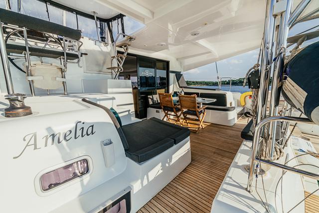 Book yachts online - catamaran - Lagoon 42 - AMELIA - rent