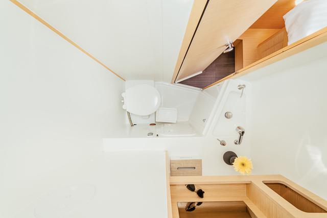 Book yachts online - catamaran - Lagoon 42 - AMELIA - rent