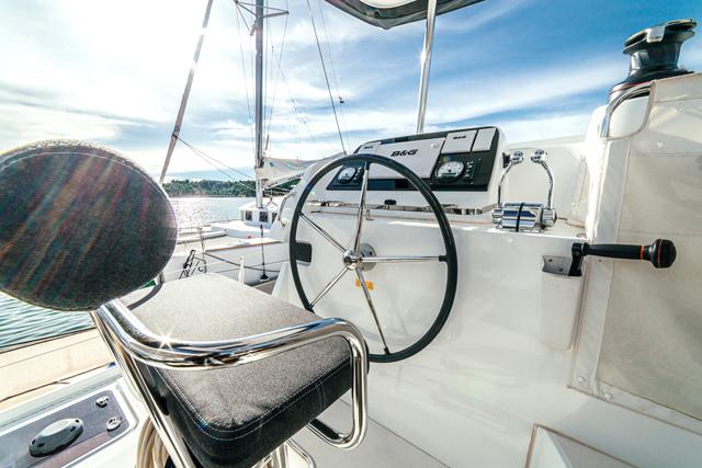 Book yachts online - catamaran - Lagoon 42 - ZETA - rent