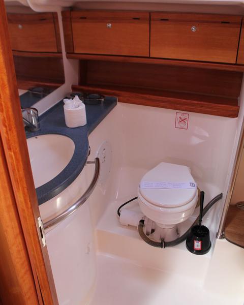 Book yachts online - sailboat - Bavaria 46 Cruiser Veritas edition - mirna - rent