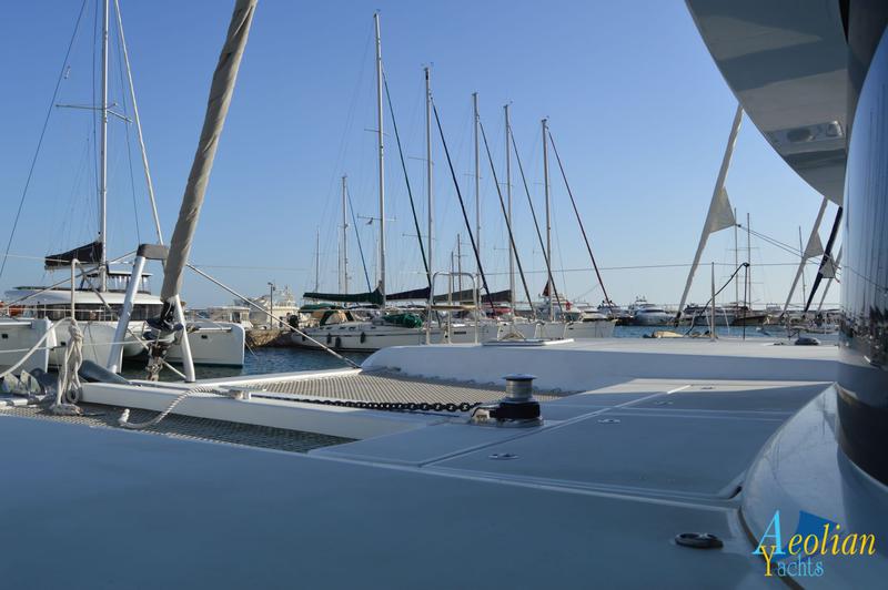 Book yachts online - catamaran - Lagoon 42 - Aeolian Spirit - rent