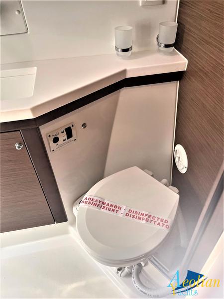 Book yachts online - catamaran - Lagoon 450  Flybridge - Aeolian Dream - rent