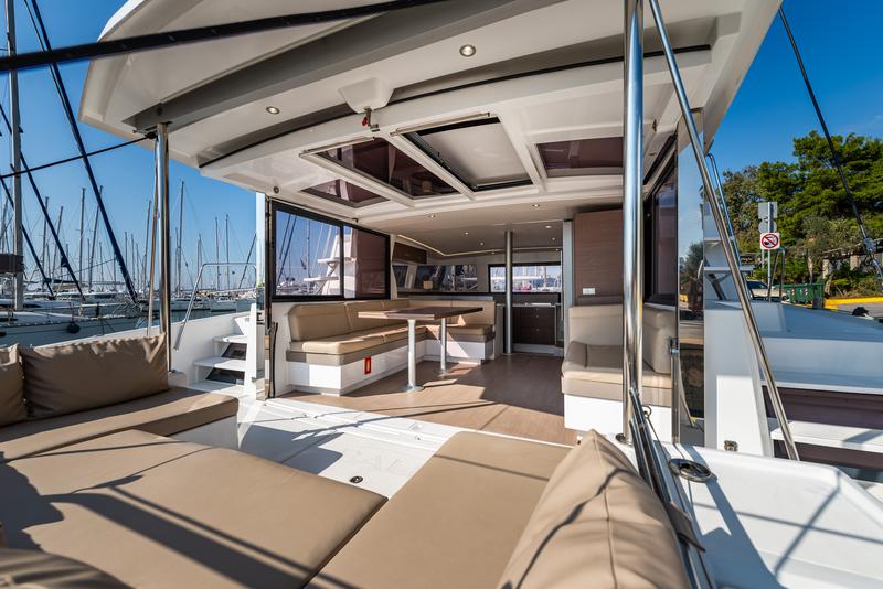 Book yachts online - catamaran - Bali 4.3 - Alba - rent