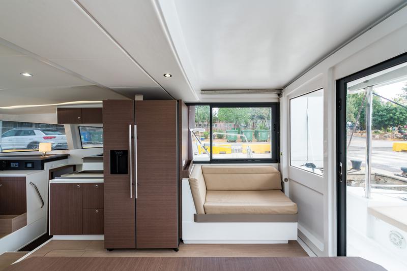 Book yachts online - catamaran - Bali 4.3 - Alba - rent