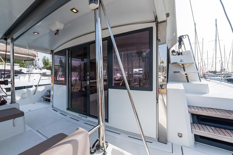Book yachts online - catamaran - Bali 4.3 - Gatto Nero - rent
