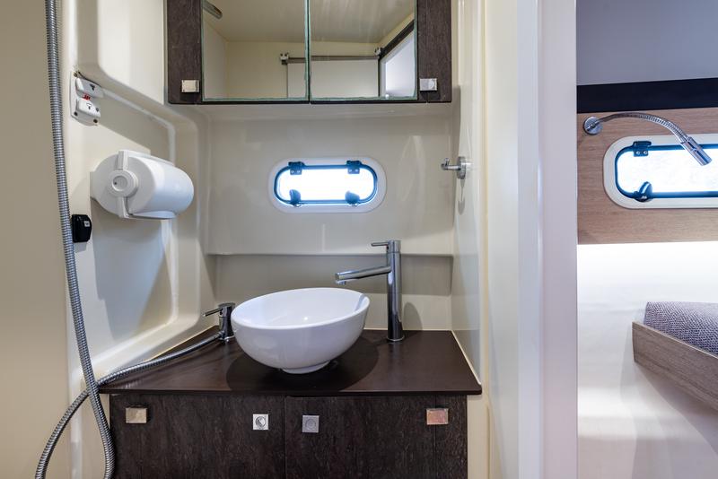 Book yachts online - catamaran - Bali 4.3 - Gatto Nero - rent
