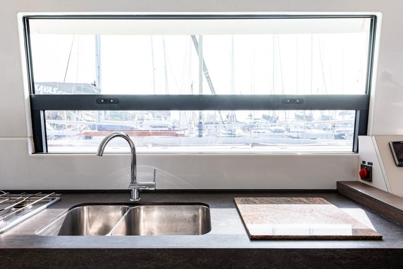 Book yachts online - catamaran - Bali 4.3 - Gatto Nero - rent