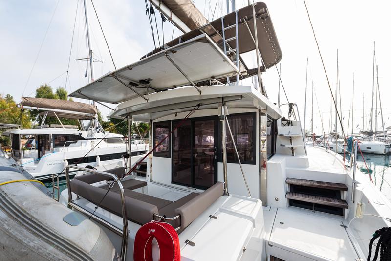 Book yachts online - catamaran - Bali 4.3 - Gatto Nero - rent