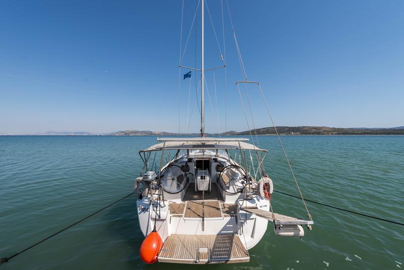 Book yachts online - sailboat - Jeanneau Sun Odyssey 469 - Vega - rent