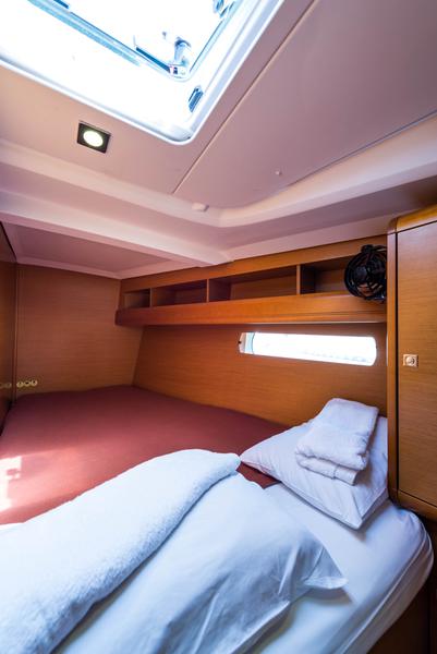 Book yachts online - sailboat - Jeanneau Sun Odyssey 469 - Vega - rent