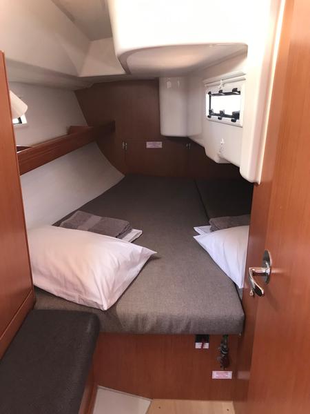 Book yachts online - sailboat - Bavaria 33 Cruiser - Brizo - rent