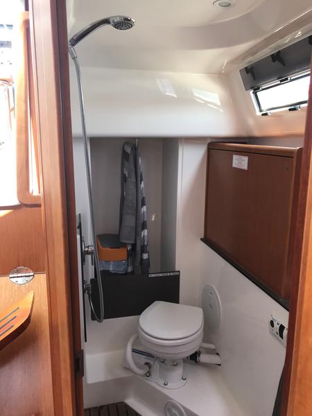 Book yachts online - sailboat - Bavaria 33 Cruiser - Brizo - rent