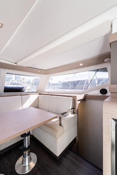 Book yachts online - catamaran - Isla 40 - Rih - rent