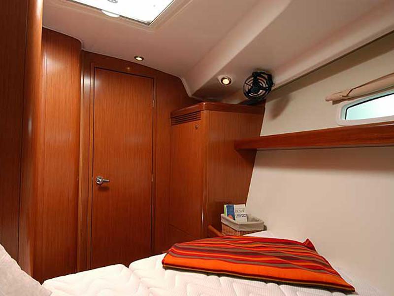 Book yachts online - sailboat - Oceanis 43 - GOODBAR - rent