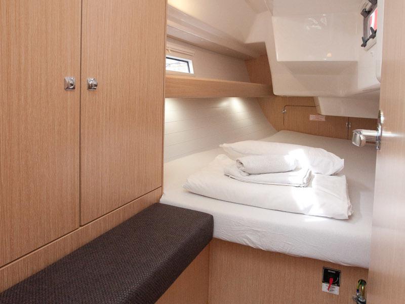 Book yachts online - sailboat - Bavaria Cruiser 34  Style - Aston - rent