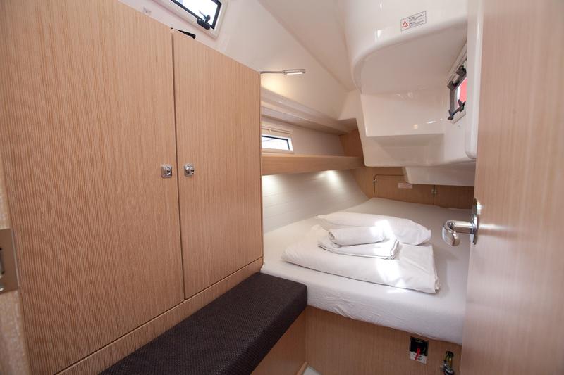 Book yachts online - sailboat - Bavaria Cruiser 34 Style - Roko - rent