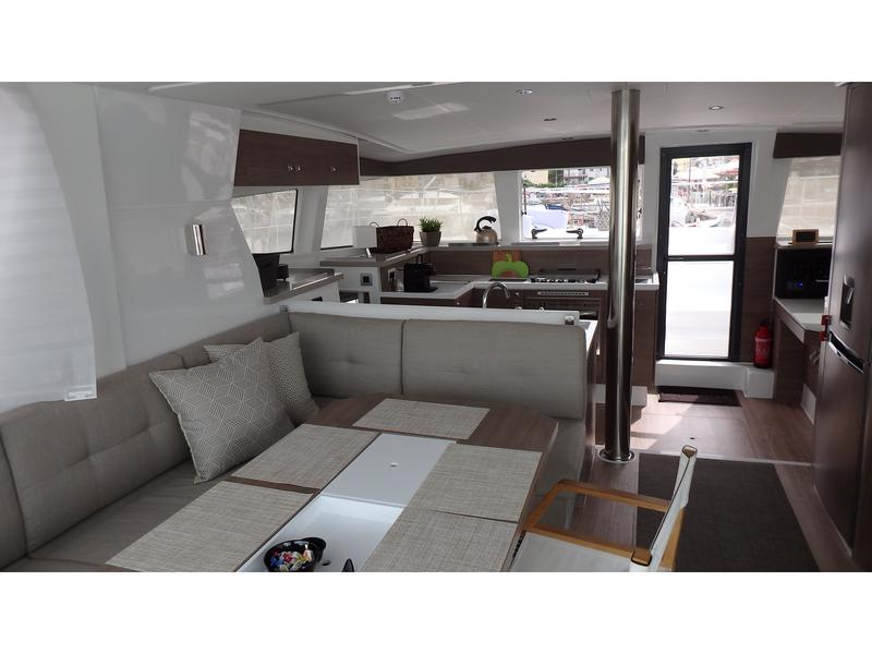 Book yachts online - catamaran - Bali 4.2 - Blue Navy (Generator,A/C) - rent