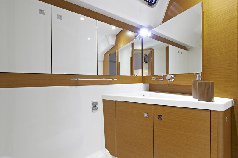 Book yachts online - sailboat - Jeanneau 57 - Seafree - rent
