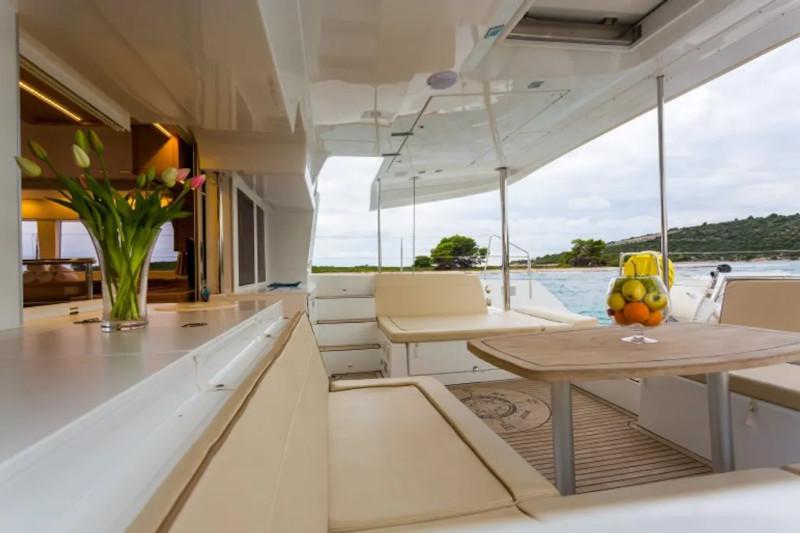 Book yachts online - catamaran - Lagoon 450 F Luxury - Alba Mouse - rent