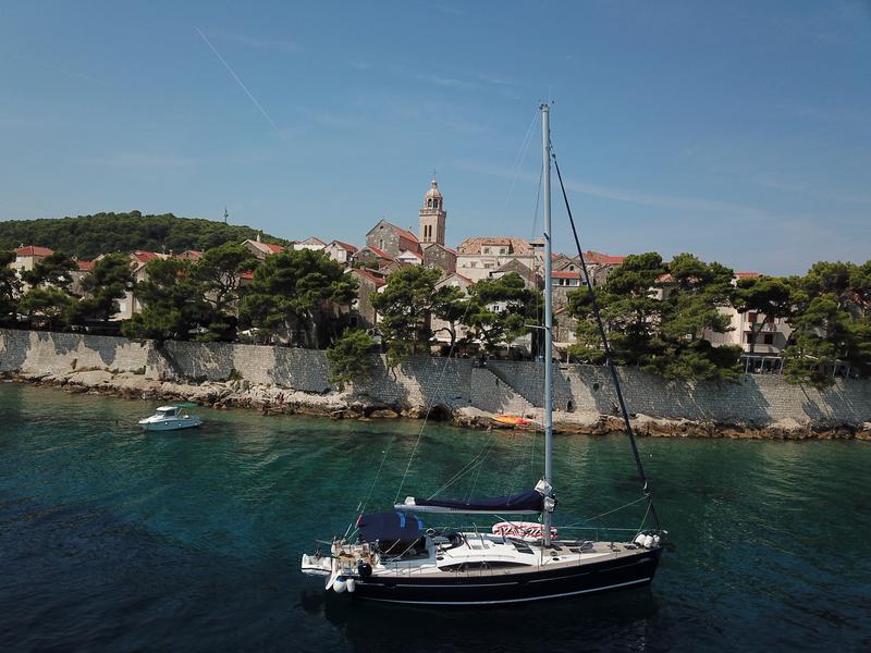 Book yachts online - sailboat - Elan Impression 514 - Cesarica III - rent