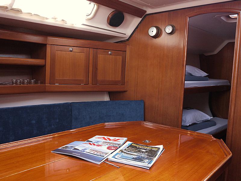 Book yachts online - sailboat - Elan 431 - DRACO - rent