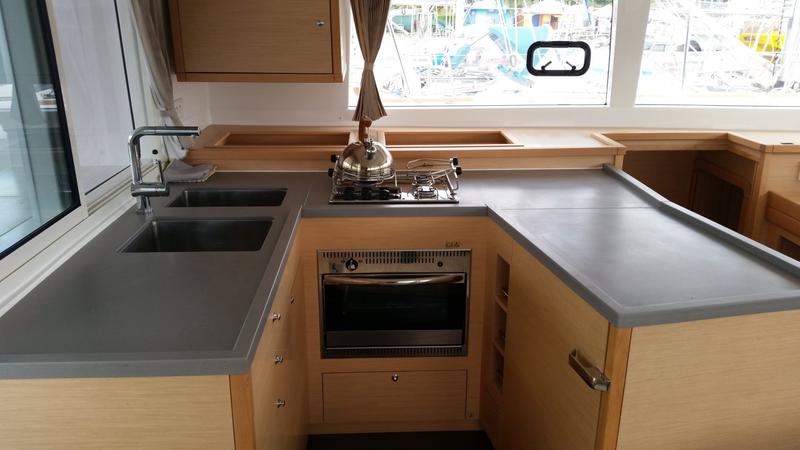 Book yachts online - catamaran - Lagoon 450 SporTop - Maui - rent