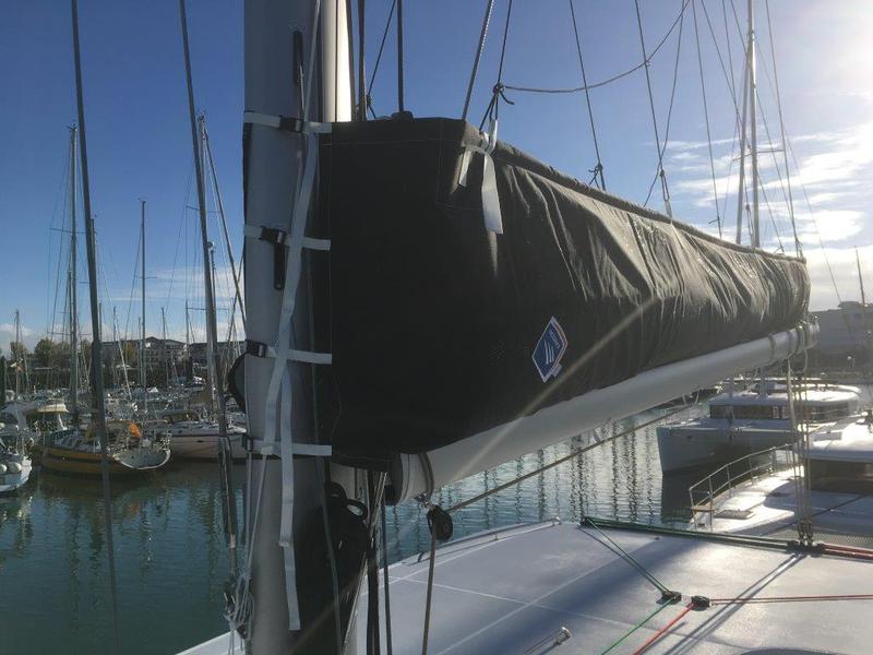 Book yachts online - catamaran - Lagoon 42 - Tigra - rent