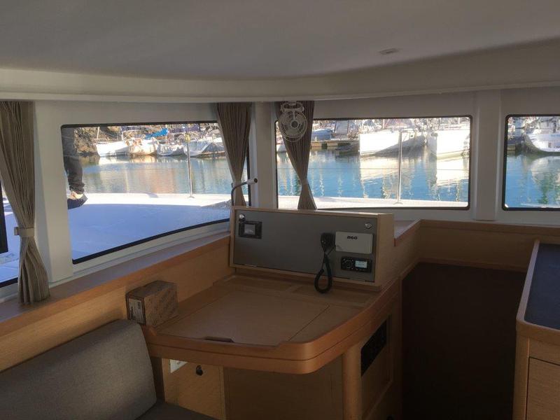 Book yachts online - catamaran - Lagoon 42 - Uiara - rent