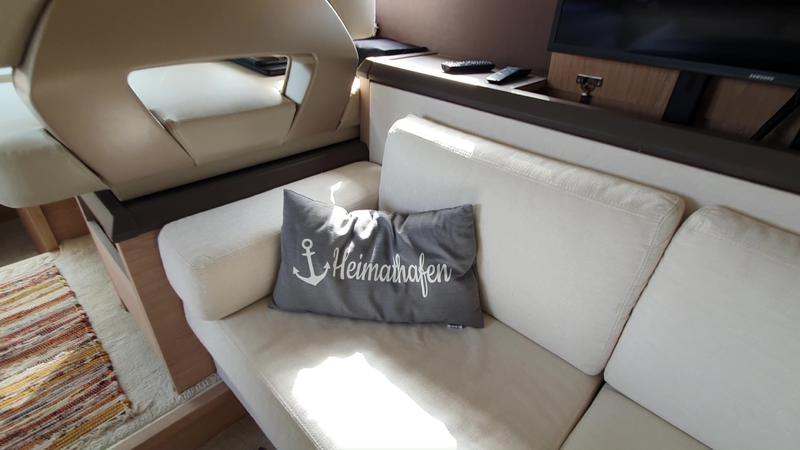 Book yachts online - motorboat - Monte Carlo 5 - Sundowner - rent