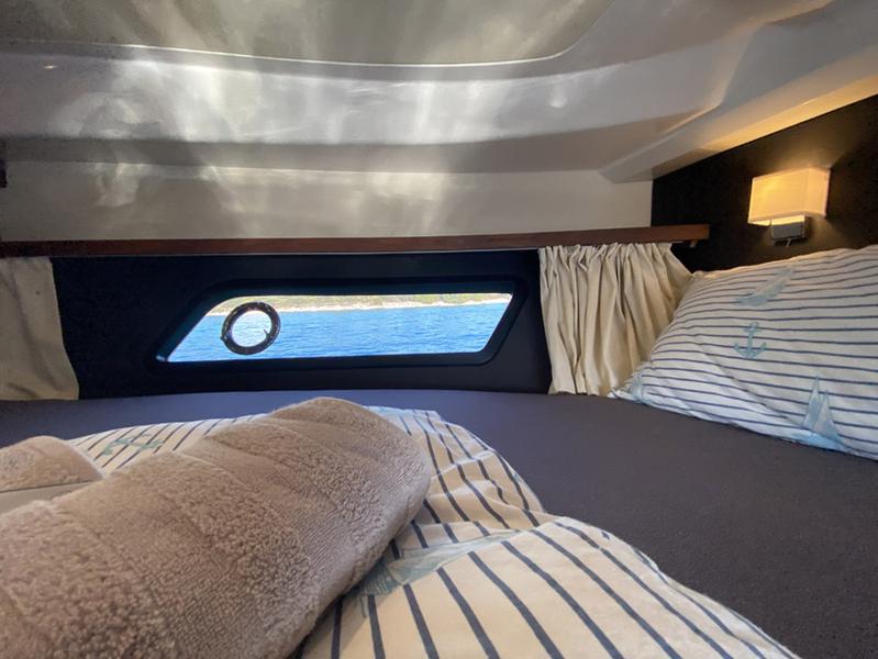 Book yachts online - motorboat - Grandezza 34 OC - BASILEIA - rent