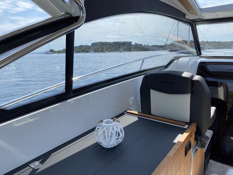 Book yachts online - motorboat - Grandezza 34 OC - BASILEIA - rent