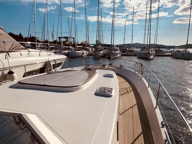 Book yachts online - motorboat - Delphia Escape 1350 - Vamia - rent