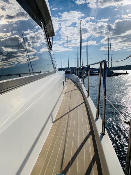 Book yachts online - motorboat - Delphia Escape 1350 - Vamia - rent