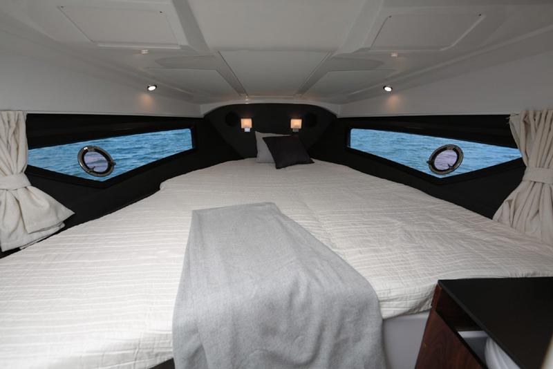 Book yachts online - motorboat - Grandezza 25S - SANDRA - rent