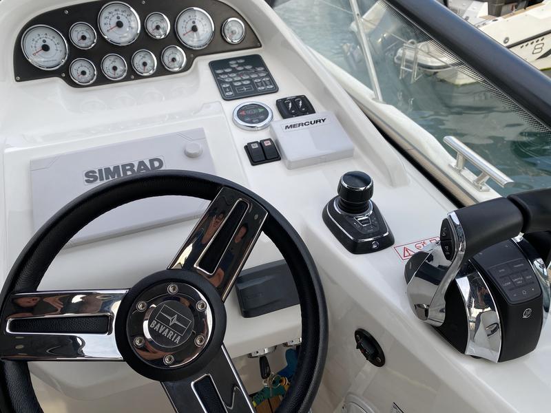 Book yachts online - motorboat - Bavaria S32 Open - MONICO - rent