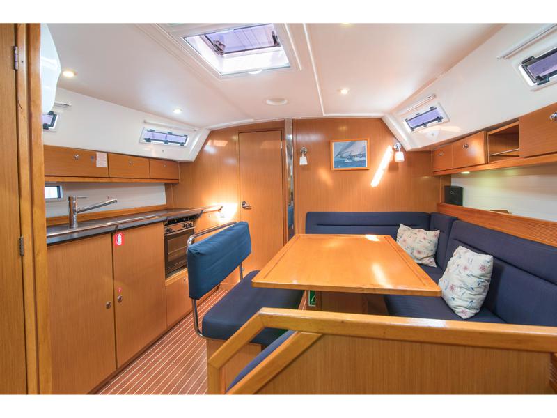 Book yachts online - sailboat - Bavaria Cruiser 40 - Adagio - rent