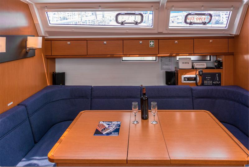 Book yachts online - sailboat - Bavaria Cruiser 46 - Athina - rent