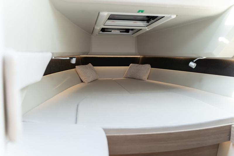 Book yachts online - motorboat - Saxdor 320 GTC - Sax - rent