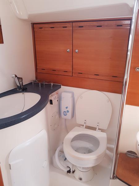Book yachts online - sailboat - Bavaria 40 Cruiser - Madrugada - rent