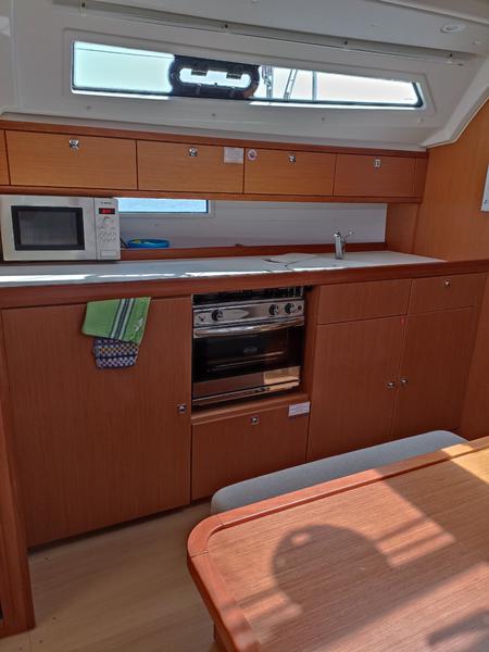 Book yachts online - sailboat - Bavaria Cruiser 41 - Pasithea - rent