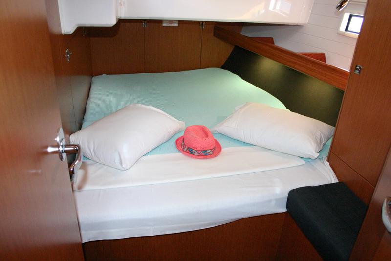 Book yachts online - sailboat - Bavaria Cruiser 46 - Fryni - rent