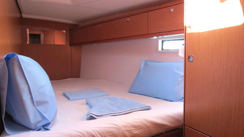 Book yachts online - sailboat - Bavaria Cruiser 46 - Sita - rent