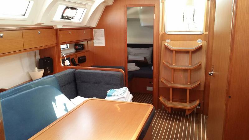 Book yachts online - sailboat - Bavaria Cruiser 41 - Laertis - rent