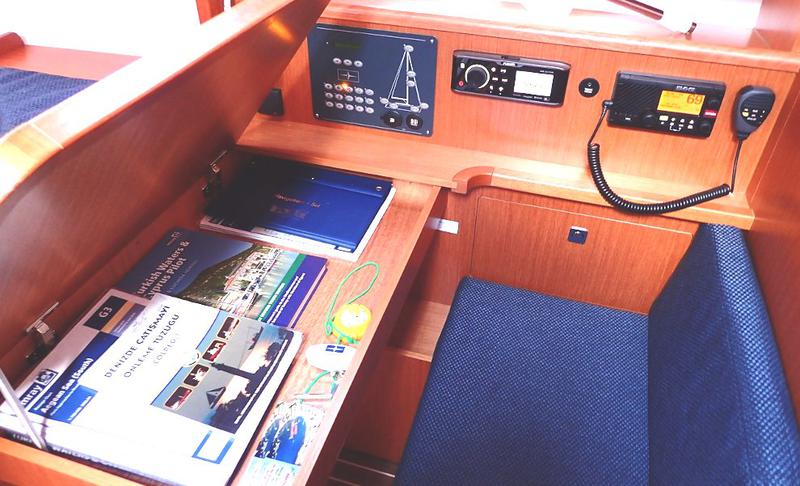 Book yachts online - sailboat - Bavaria Cruiser 41 - Cadenza  - rent