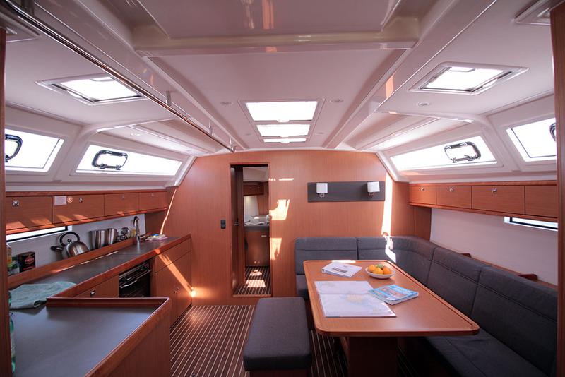 Book yachts online - sailboat - Bavaria Cruiser 46 C - Casino Royale - rent