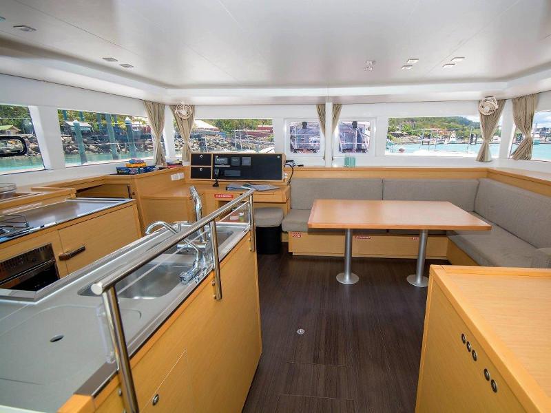 Book yachts online - catamaran - Lagoon 450 Sport - Vamos Dos - rent
