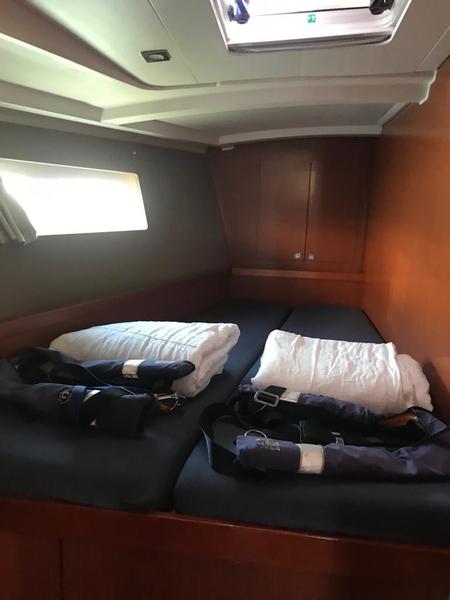 Book yachts online - sailboat - Oceanis 45-4 - Alboran Gin Fizz (Radazul) - rent
